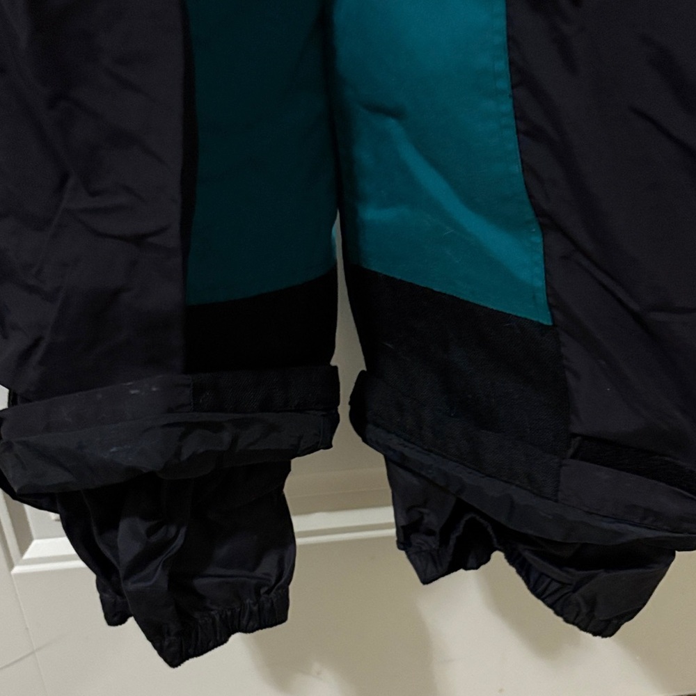 The North Face Black and Teal Outdoor Suit - Picture 16 of 16